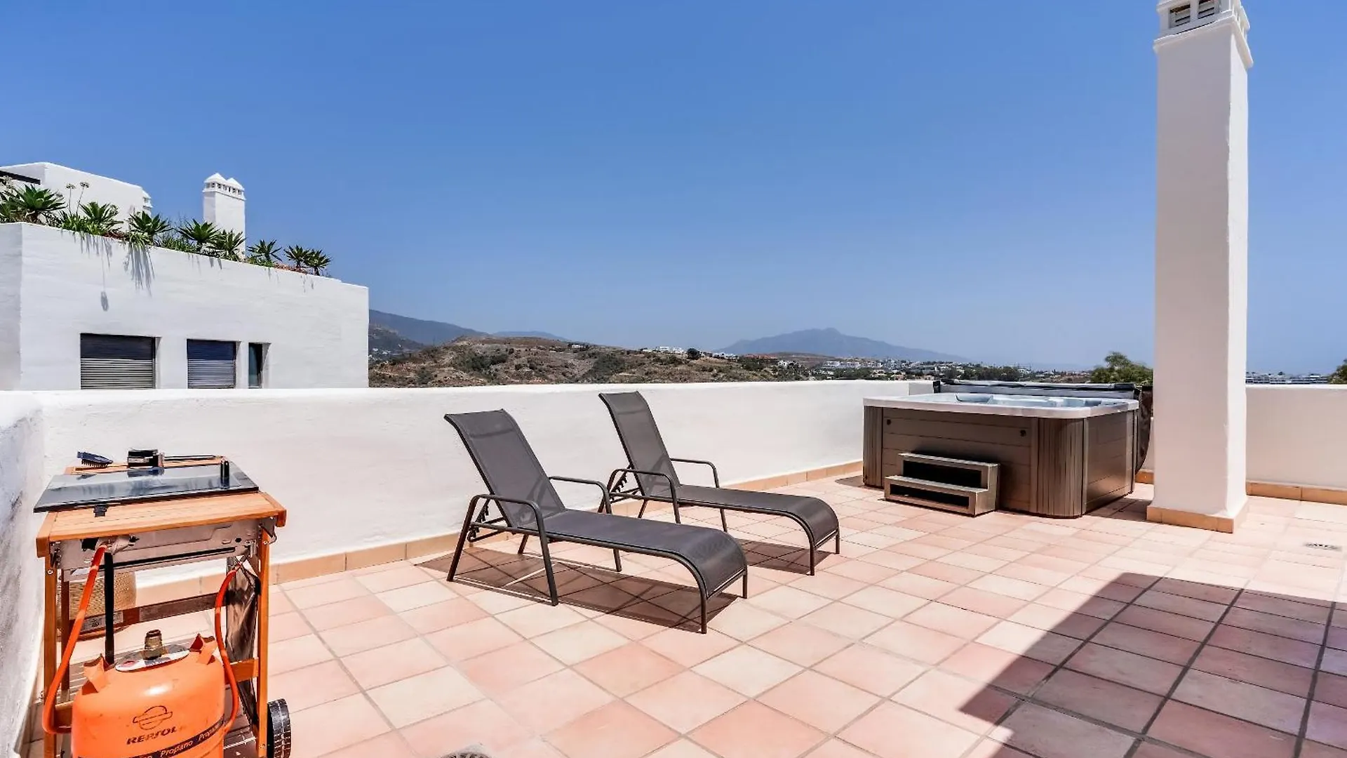 Penthouse Sunset With Jacuzzi Apartment Estepona