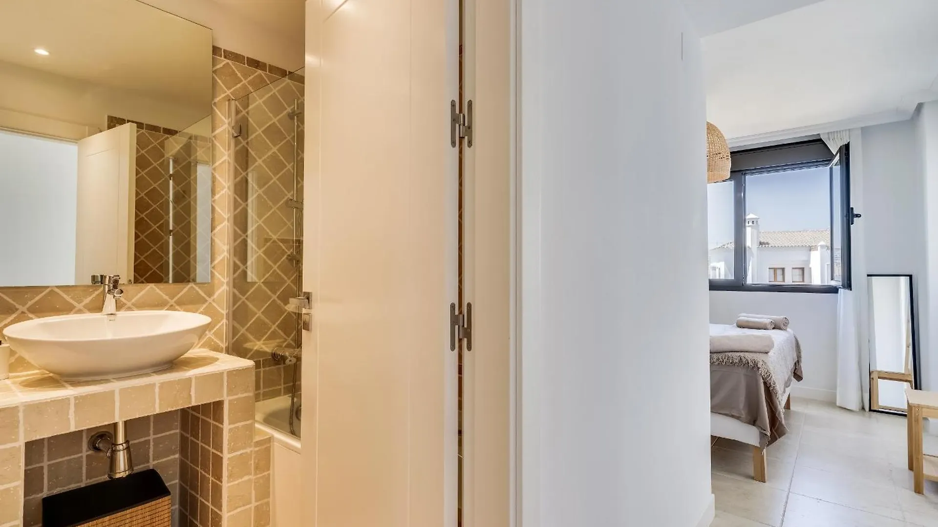 Penthouse Sunset With Jacuzzi Apartment Estepona