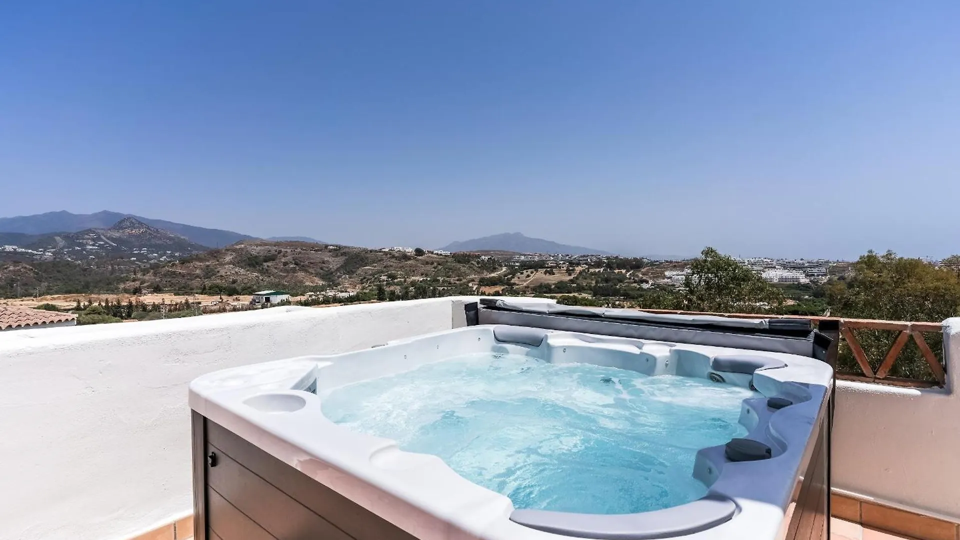 Penthouse Sunset With Jacuzzi Apartment Estepona