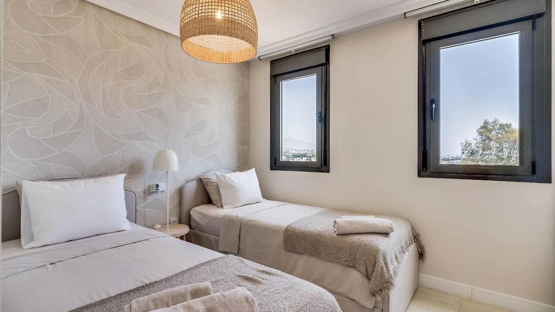 Penthouse Sunset With Jacuzzi Διαμέρισμα Εστεπόνα 0*,  Ισπανία